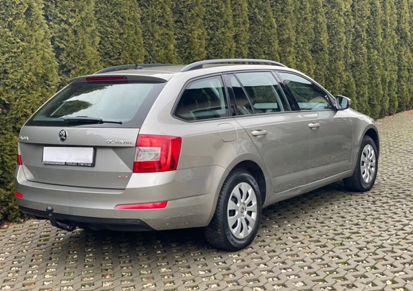 Skoda Octavia cena 37999 przebieg: 238000, rok produkcji 2015 z Świecie małe 529
